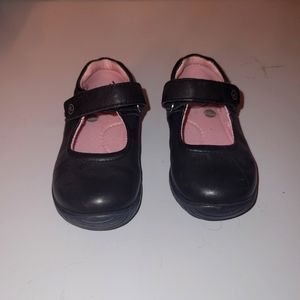 Size 6 Stride Rite dress shoes. Black